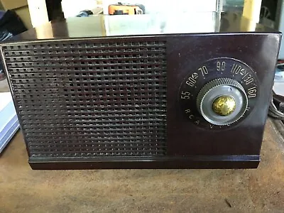 Vintage Radio RCA-VICTOR Model 3-X-521 Brown Bakelite No Cracks  • $20
