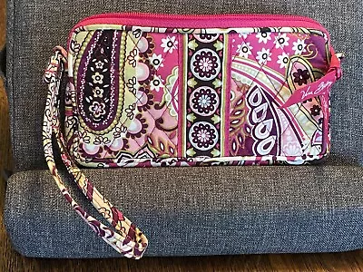 VERA BRADLEY  7” Zip Wallet Wristlet Phone Clutch VERY BERRY PAISLEY Retired NEW • $11.95