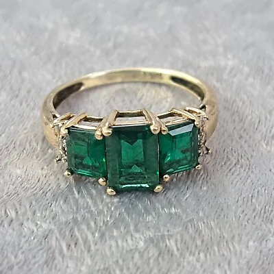 Beautiful Vintage 10k Yellow Gold Lab Created Emerald Ring Sz 5 • $165