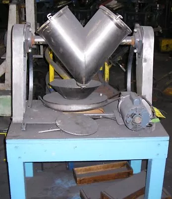 $2250 • Buy  Patterson Kelley 16 Quart Capacity V Blender Ceramic Lined. Item #8674