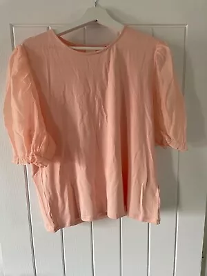 £3 • Buy Peach Coloured Top Size 16