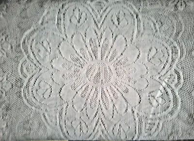 LARGE WHITE LACE FLORAL EFFECT AND EDGING THROUGOUT TABLECLOTH 70'' X 52'' Ap 04 • £19.99