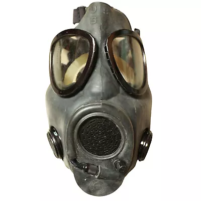 US Military M17 A2 Gas Mask NBC Respirator SMALL And Bag Vintage • $59.95