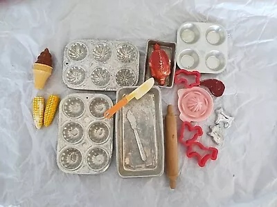 Lot 18 Piece Vtg. Childs Tin Aluminum Toy Baking Pans Utensils Food • $12.08