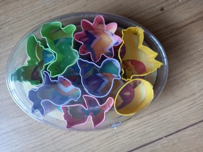 £4 • Buy Multi Coloured Metal Animal & Flower Shaped Easter Biscuit/Chocolate Cutters