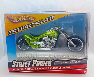 Hot Wheels 2009 Motorcycles 1:18 Scale Street Power Twin Flame • $7.95