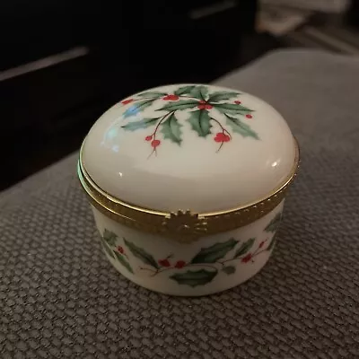 Lenox Christmas Trinket Box Holly Leaves Berries Gold Trim Porcelain • $12