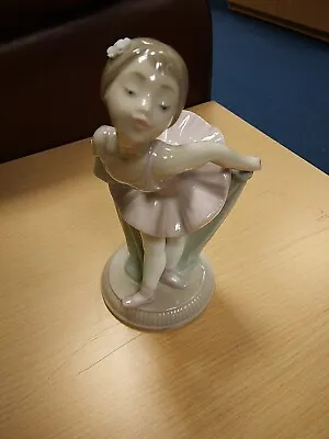 £3.99 • Buy Nao Lladro Figurine Daisa