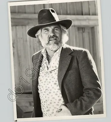 Iconic Musician KENNY ROGERS In TV Movie The GAMBLER Suit Hat 1980 Press Photo • $45