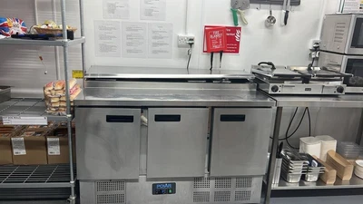 £318 • Buy Polar G-Series Pizza Prep Counter Fridge 390Ltr - G605