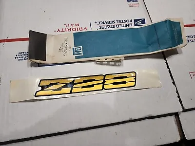 NOS GM 1982-1987 Camaro Z28 OEM Tri Color Gold Rocker Emblem GM PART# 14039496 • $50