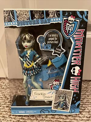 Frankie Stein Doll Monster High Picture Day 2012 Mattel New In Package • $79.99