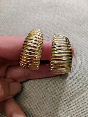 Vintage Chunky 70s 80s Gold Tone Ribbed Clip Earrings Make A Deal On Multiple  • $8