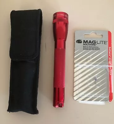 AA 2 Cell Red Mini-Maglite With Carrying Case And 2 Spare Bulbs • $15