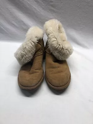 UGG Bailey Button Mid Suede Sheepskin Winter Boots Tan Size 8 W • $20