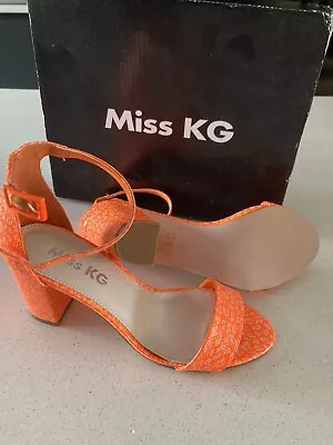 Miss Kg Size 4 • £12