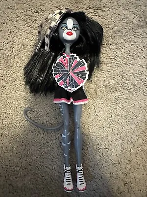 Monster High Fearleading Cheerleader Werecat Purrsephone Doll With Tail! • $30