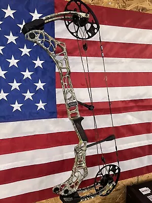 MATHEWS  - V3X 29 RealTree Camo - Compound Bow - Right Hand - 70 Lbs • $749.99