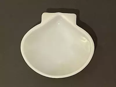 Vintage Glasbake Milk Glass Footed Shell Clam Trinket / Soap Dish - 1940s • $14.99