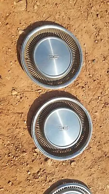 72 Oldsmobile Vintage Hub Caps 16  • $55