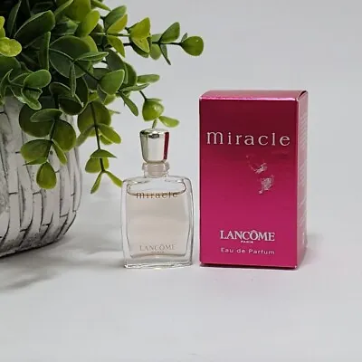 Miracle Perfume For Women By Lancome Eau De Parfum Splash Mini 0.16 Fl Oz / 5 ML • $29.99
