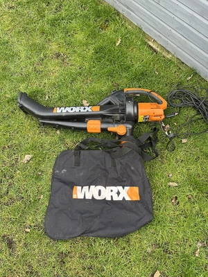 £10 • Buy Garden Vac And Blower