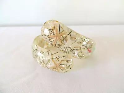 VINTAGE 1950s Clamper STAR FISH GLITTER Confetti Lucite Hinged Cuff Bracelet • $25.99