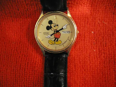 VINTAGE Disney MICKEY MOUSE DAY & DATE WATCH By SEIKO - TESTED WORKING • $39.99