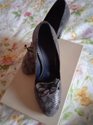 £25 • Buy Ladies Real Leather Shoes Size 38.Armani.bnwb