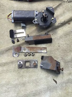 1983-1993 FORD MUSTANG CONVERTIBLE Window Motor  Brackets  Hardware • $49.99