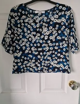 Oh My Love London Navy Blue Floral Top- Size Medium • £2