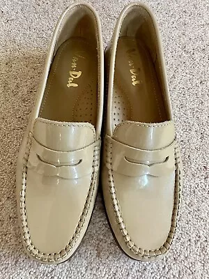 Ladies Van Dal New Cream / Beige Loafer Shoes Size 4 • £4.99