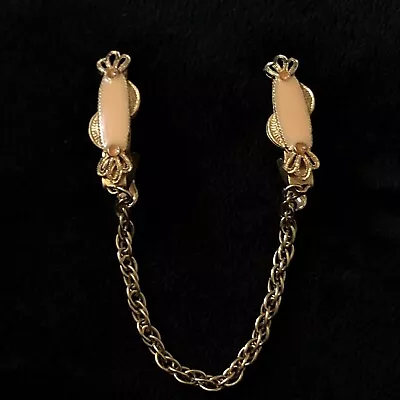 Vintage Beige Enameled Goldtone Scarf Clip  • $0.99