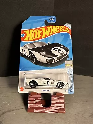 Hot Wheels Ford Gt40 Factory Fresh Series #2/10 White Diecast 1:64 Scale New • $4