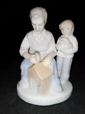 K's Collection Dad And Son Figurine • $0.99