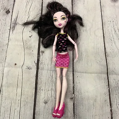 Monster High Creepateria Draculaura Doll Mattel 2008 Black Top Pink Skirt Shoes • $14.99