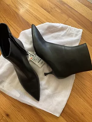 $55 • Buy Zara Ankle Boots W_kitten Heel 39