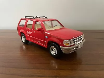 Maisto 90s Ford Explorer 1:24 Diecast Metal Model Car Red • $9.99