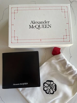 $150 • Buy ALEXANDER McQUEEN MEN'S LEATHER BIFOLD WALLET BRAND NEW & AUTHENTIC