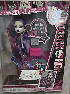 Monster High Picture Day Spectra • $59.99