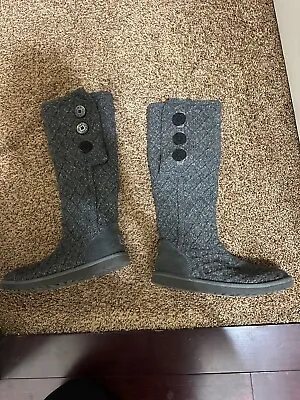 UGG Australia Women’s Knit Cardy Boots Gray Crochet Sheepskin 5819 US Size  8 • $19.99