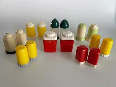Vintage  Fun Lot Of Plastic Salt & Pepper Shakers Atomic Kitchen Lustro Ware • $9.95