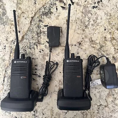 Motorola RDX RDU4100 Two Way Radio Qty 2 Both Work And Both Come With Charger  • $139.95