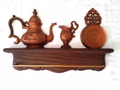 Vtg 1976 Dart Ind. Wall Hanging Tea Towel Shelf Coppercraft & Plastic Teapots • $19.97