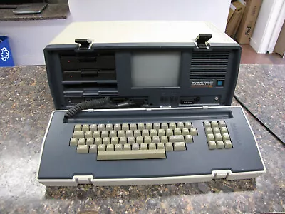 Vintage Osborne 2 Executive Computer OCC 2 With Keyboard - Powers & Beeps Only • $99.99