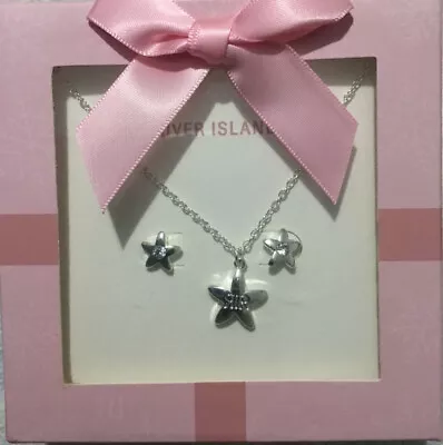 £5.50 • Buy Accessorize Necklace Set