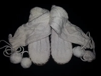 VICTORIA’S SECRET Womens Ladies Bootie Boots Knit Walking Socks Sz 7/8 Off White • $29.99