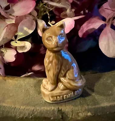 Wade Red Rose Tea Whimsies Figurines Porcelain Cat • $8.50