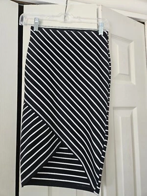 $3 • Buy Trafaluc By Zara Striped Tulip Pencil Skirt Small