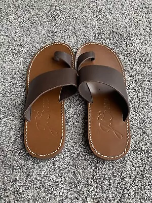 J Crew Leather Toe Ring Sandal Size 6  • $15
